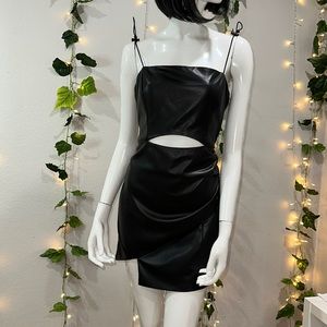 ✨NWT Guess black dress